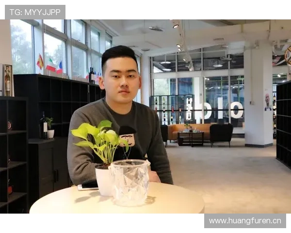 张楠这生活照也太有戏，家里像样板间，我连做饭的勇气都没了