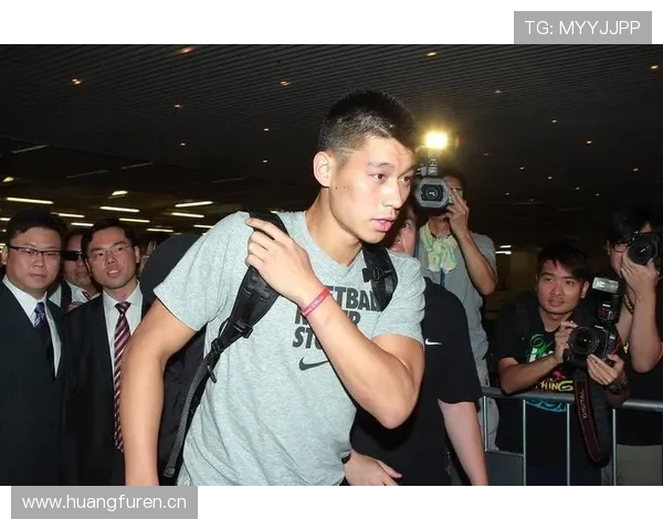 林书豪又晒豪宅，里面的沙发你敢随便坐吗？